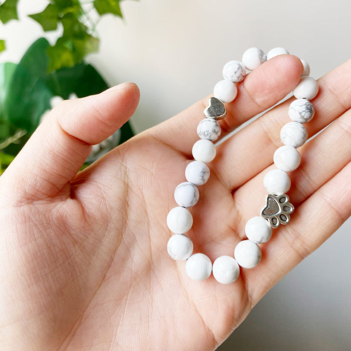 Bransoletka z naturalnych kamieni szlachetnych z zawieszką łapki i serca – ręcznie wykonany projekt