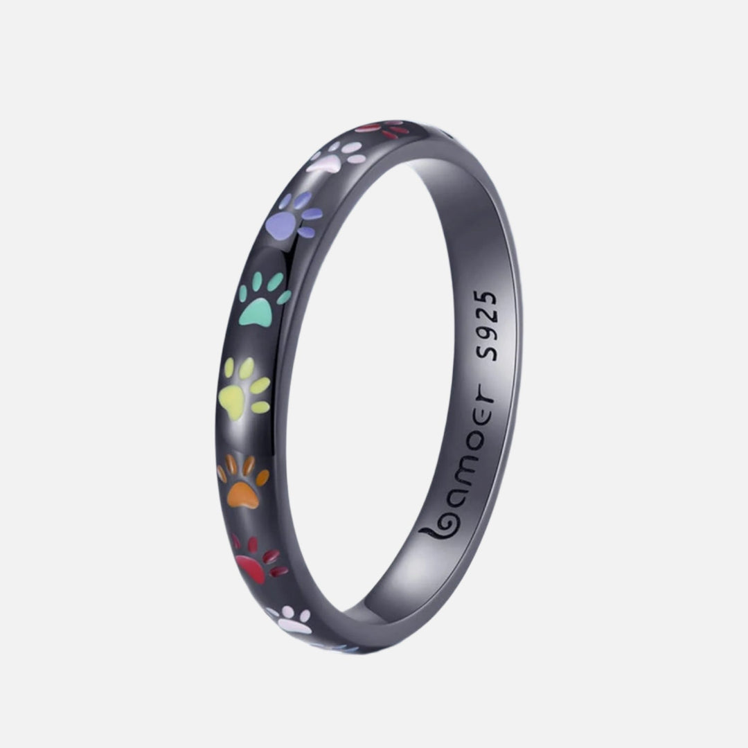 Srebrny pierścionek z motywem łapki