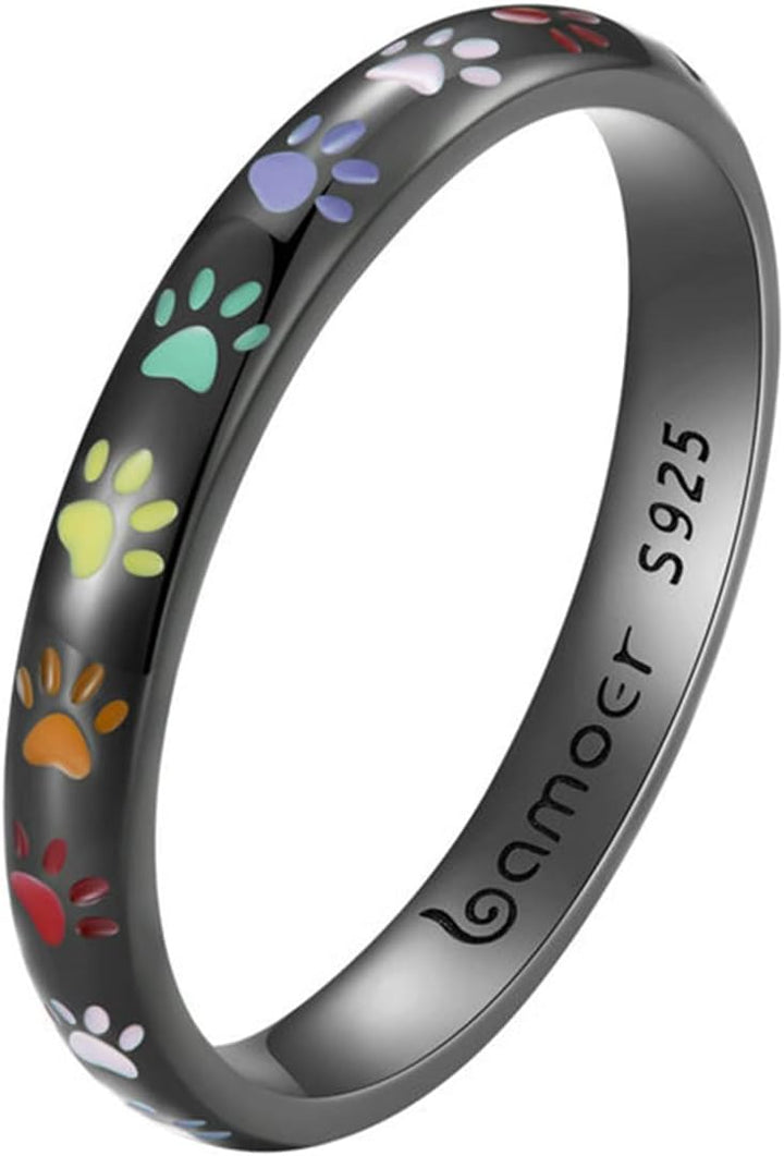 Srebrny pierścionek z motywem łapki