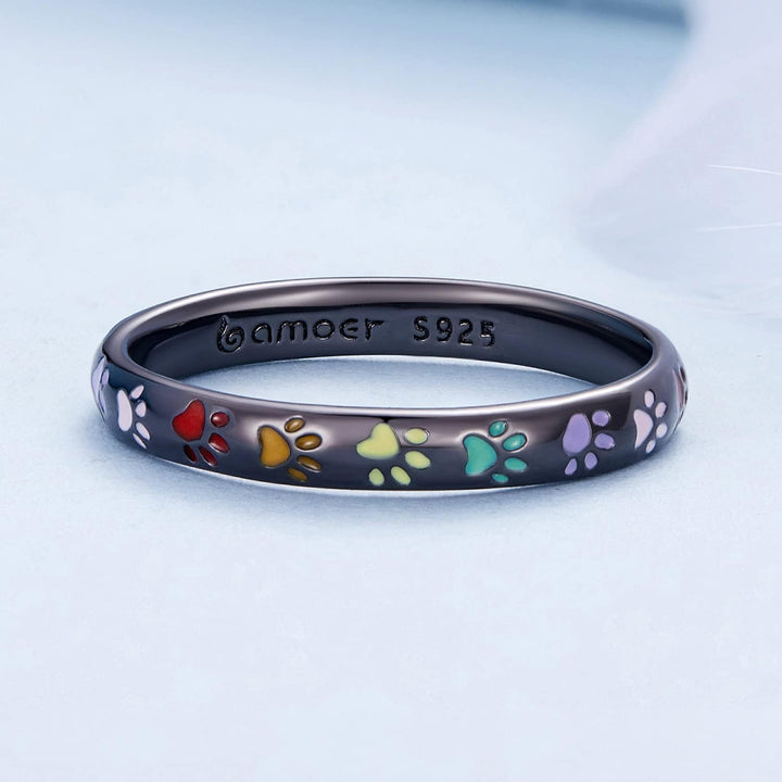 Srebrny pierścionek z motywem łapki