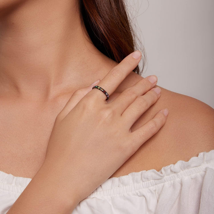 Srebrny pierścionek z motywem łapki